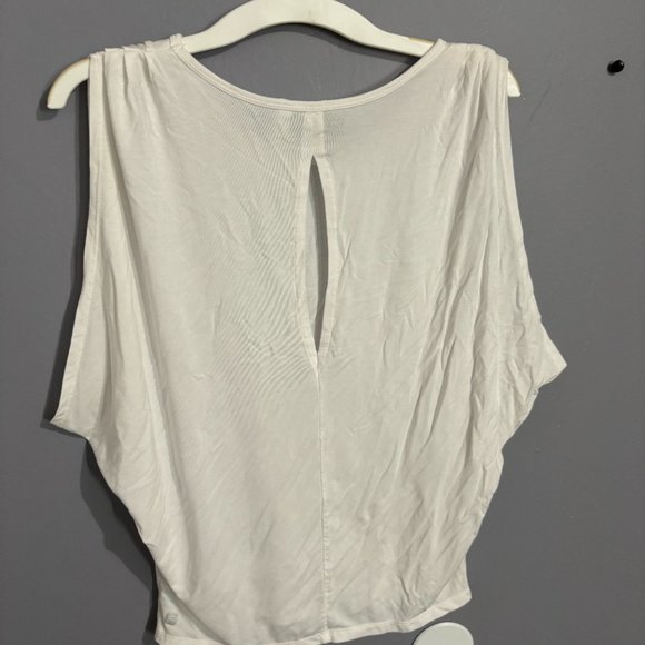 Fabletics- deep armhole top - Picture 8 of 10